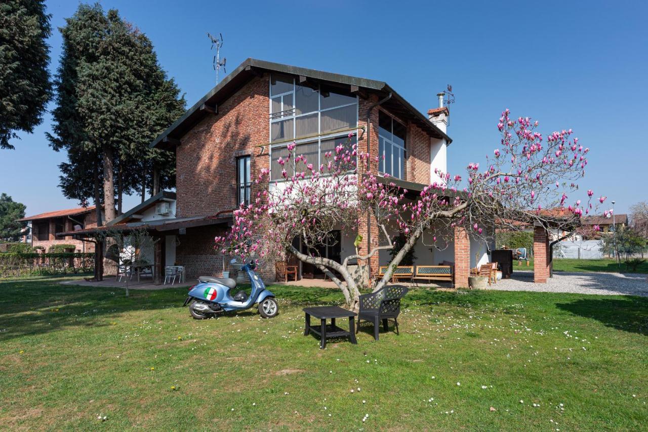 Bed and Breakfast Cascina Cattabreghetta Pombia Exterior foto