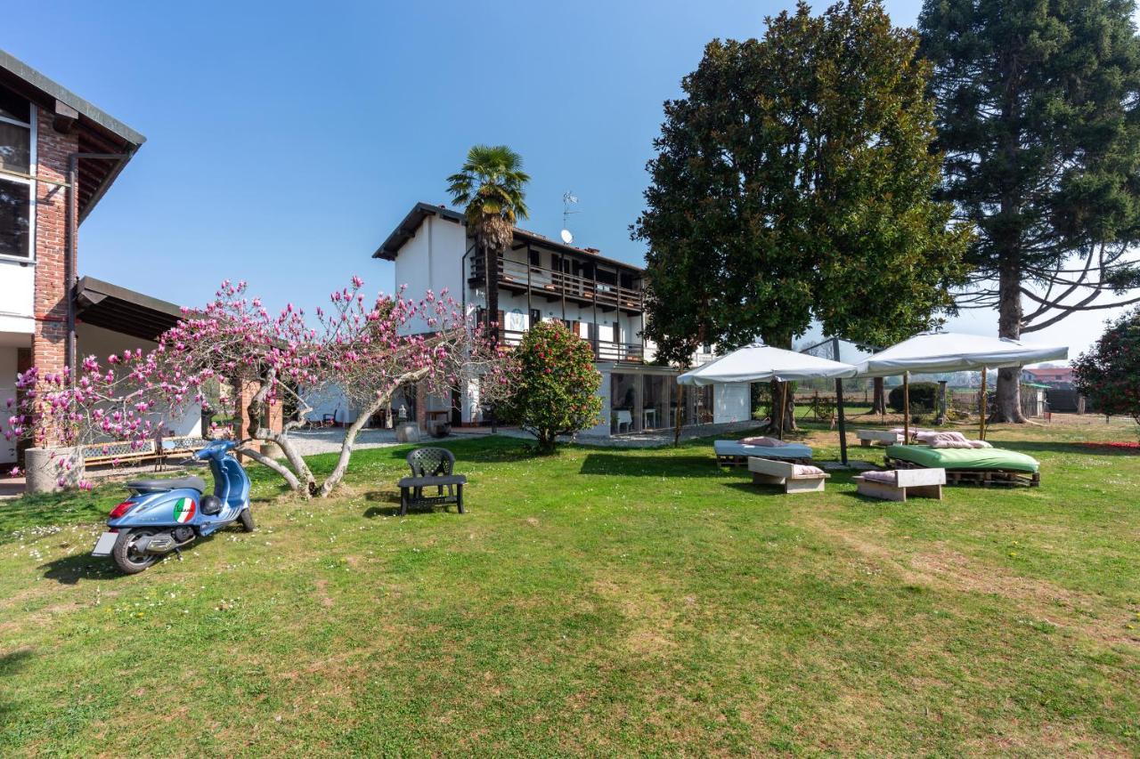 Bed and Breakfast Cascina Cattabreghetta Pombia Exterior foto