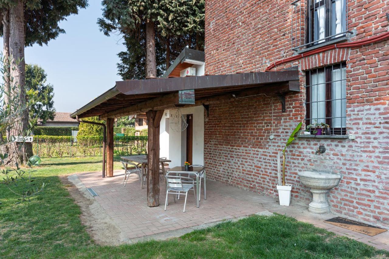 Bed and Breakfast Cascina Cattabreghetta Pombia Exterior foto