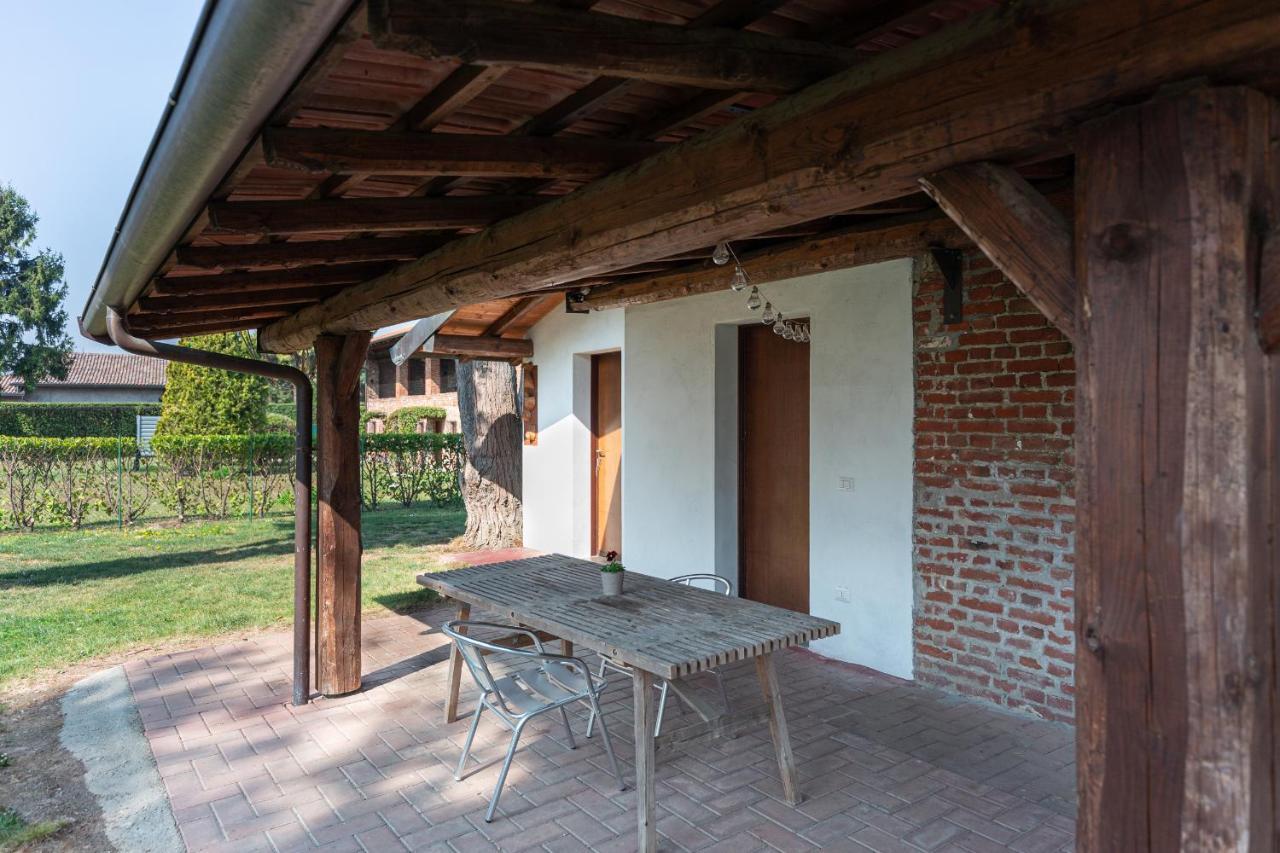 Bed and Breakfast Cascina Cattabreghetta Pombia Exterior foto