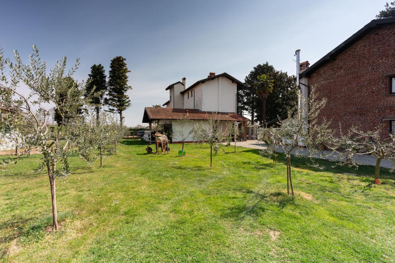 Bed and Breakfast Cascina Cattabreghetta Pombia Exterior foto